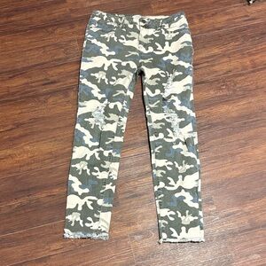 Easel Camouflage Distressed Jeans Large